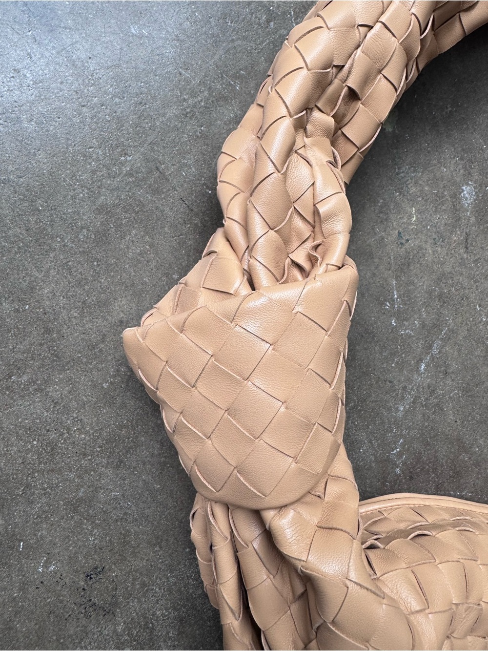 Bottega Veneta Tan Intrecciato Woven Hobo Shoulder Bag - Picture 7 of 8